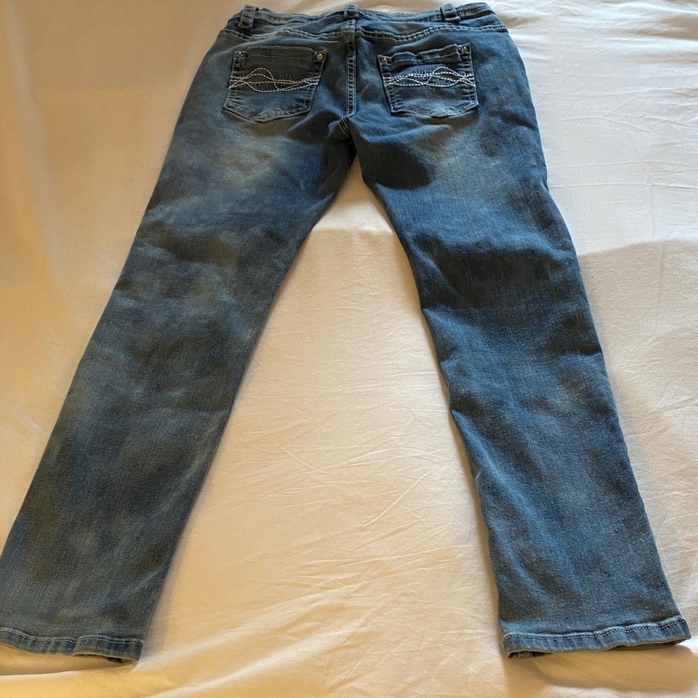 Juniors Size Medium Straight Fit Denim Jeans in Tie-Dye Blue Chic Casual